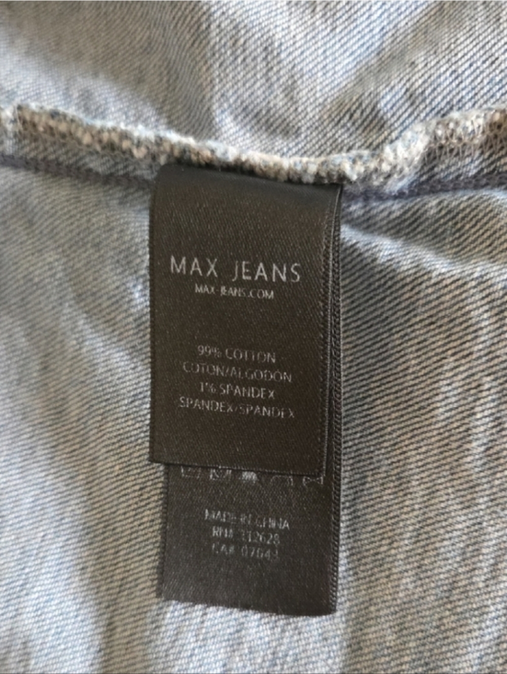 Max Jeans Light Wash Denim Jacket with Frayed Hem - Picture 6 of 7